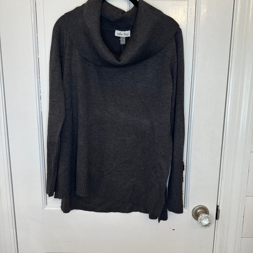 Melissa Paige Grey Sweater with Black Button Sleeve Detail size 1X‎ NWT